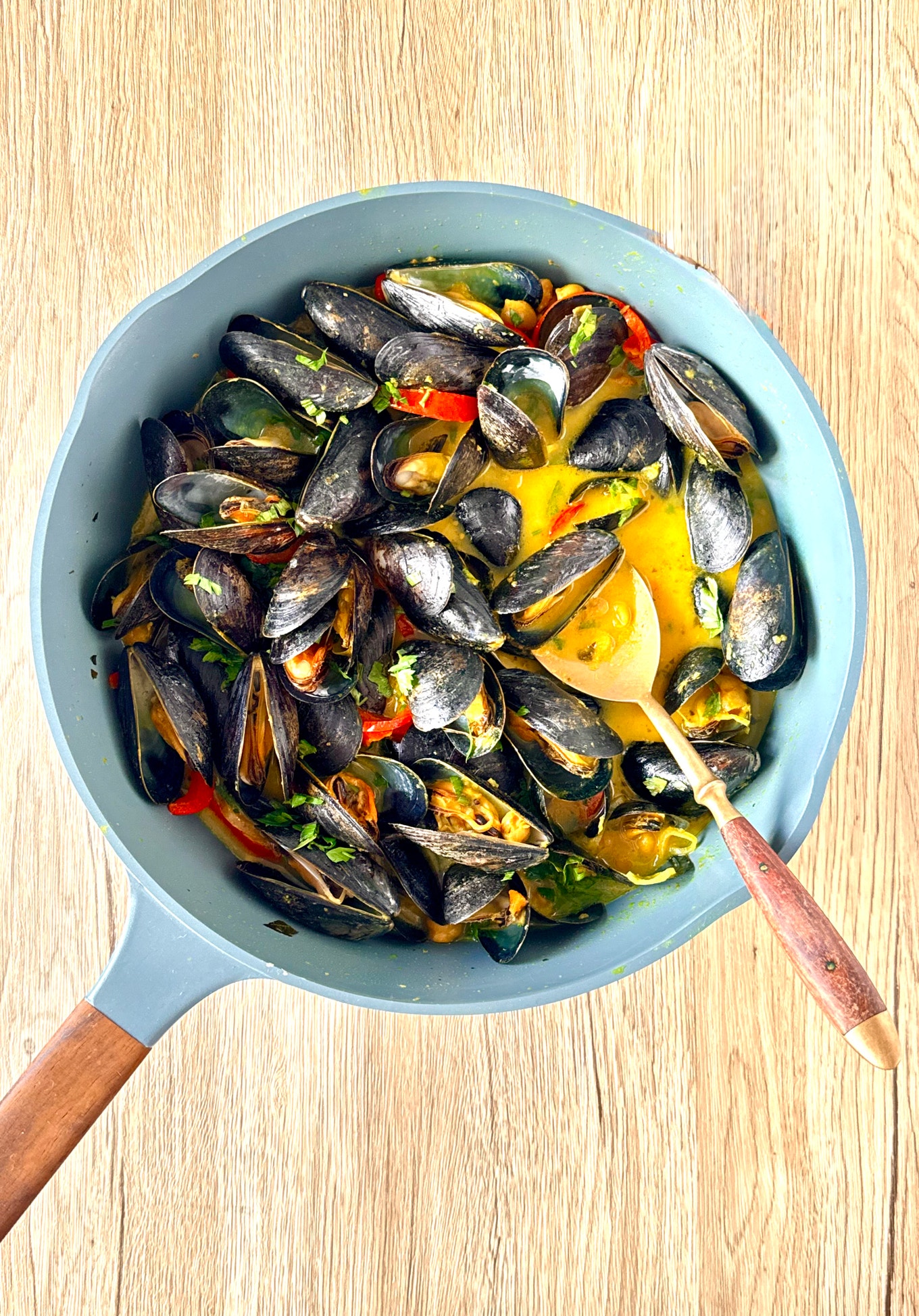 Mussels with Coconut Curry Sauce